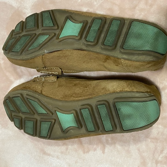 Cynthia Rowley suede loafers!! - Picture 3 of 4